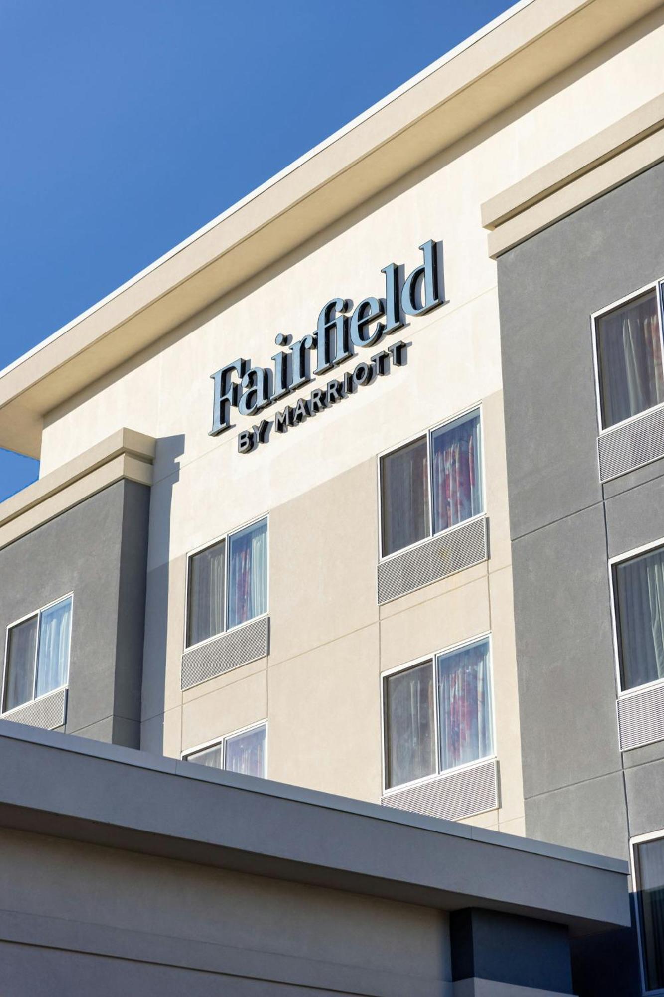 Fairfield Inn & Suites By Marriott Smithfield Exterior foto